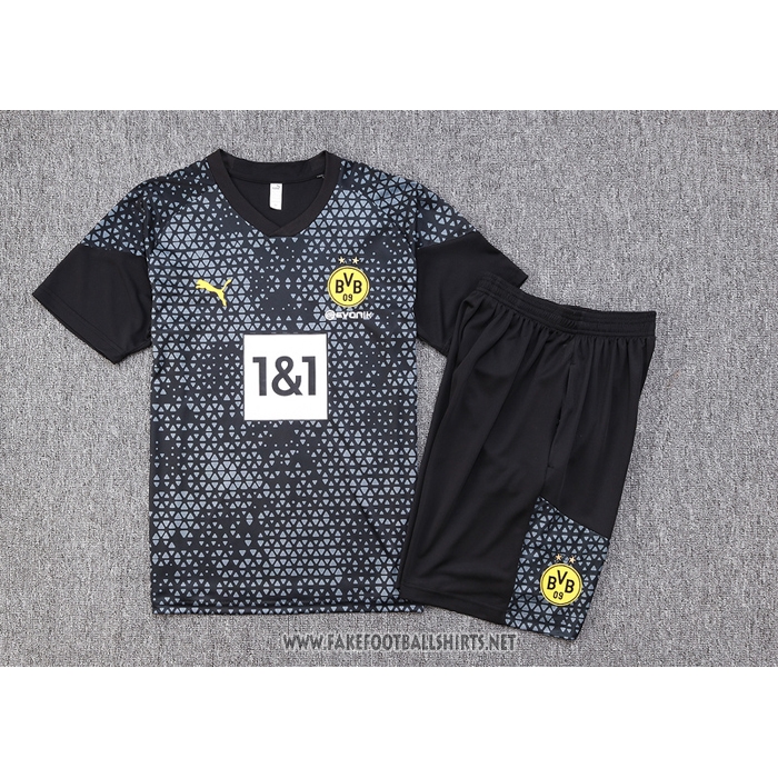 Tracksuit
 Borussia Dortmund Short Sleeve
 2023-2024 Black
 - Shorts
